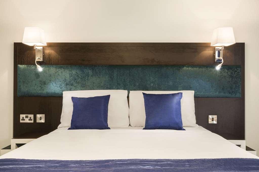 Ramada Oxford Hotel Waterstock Стая снимка