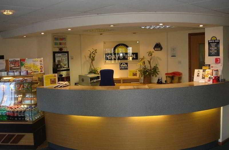 Ramada Oxford Hotel Waterstock Екстериор снимка