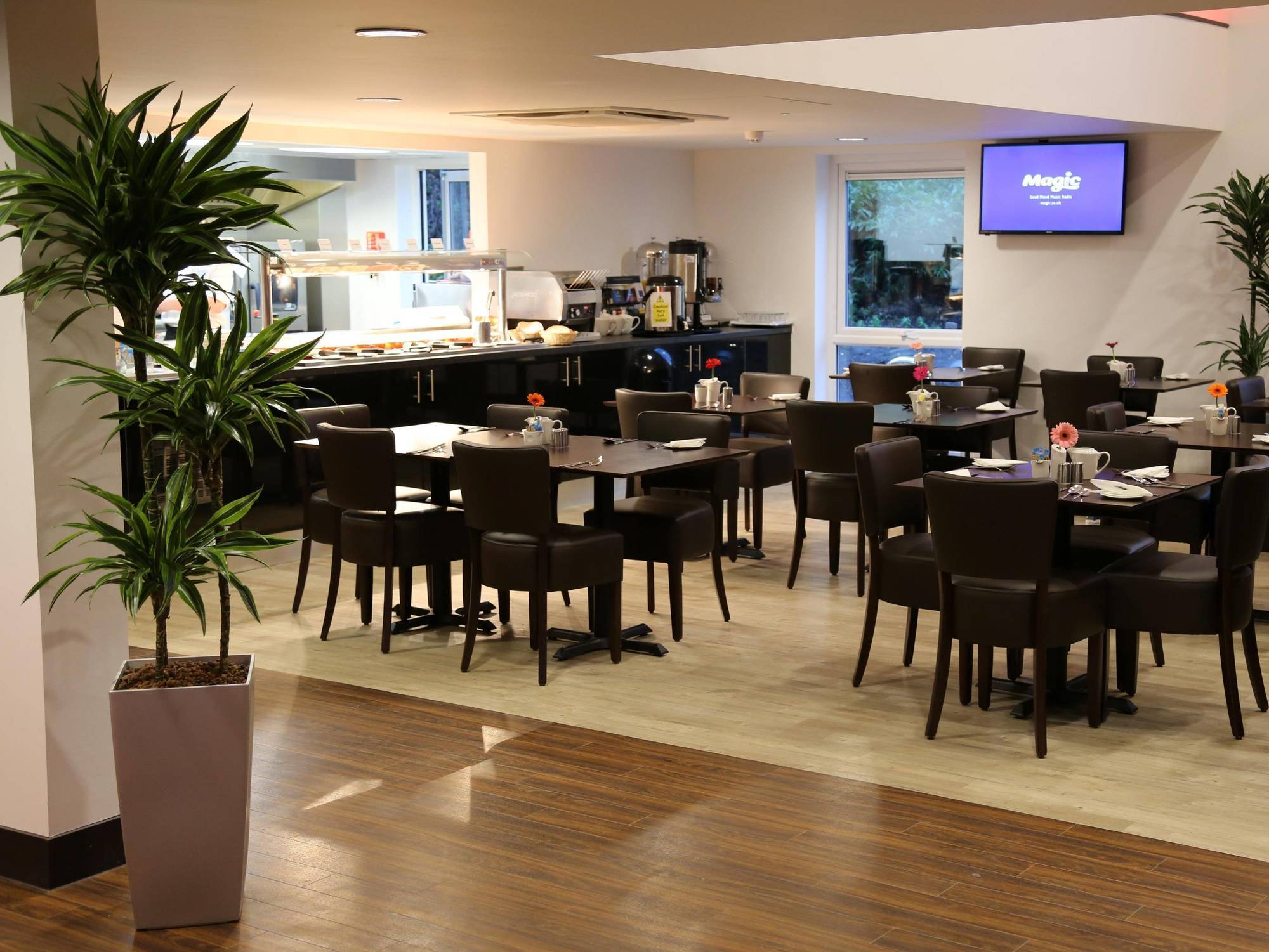 Ramada Oxford Hotel Waterstock Екстериор снимка